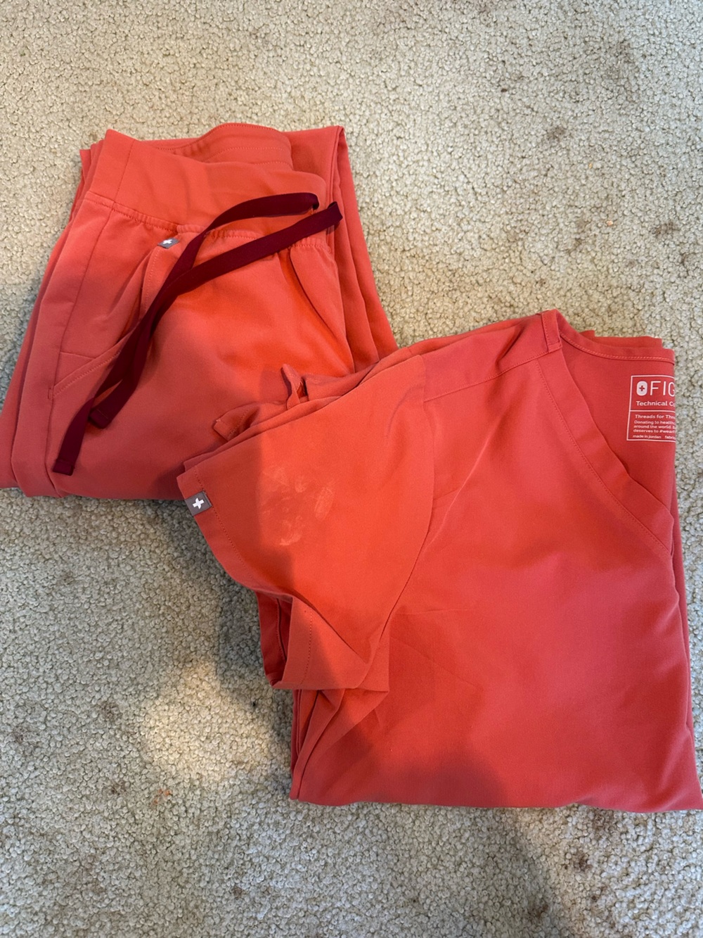 FIGS Women's SUNSET ORANGE Scrub Set- TOP: Large BOTTOM: Medium